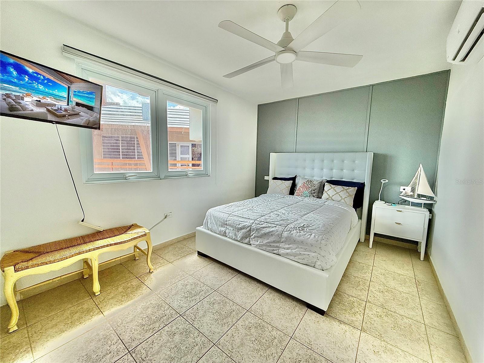 PR9111949 Property Photo