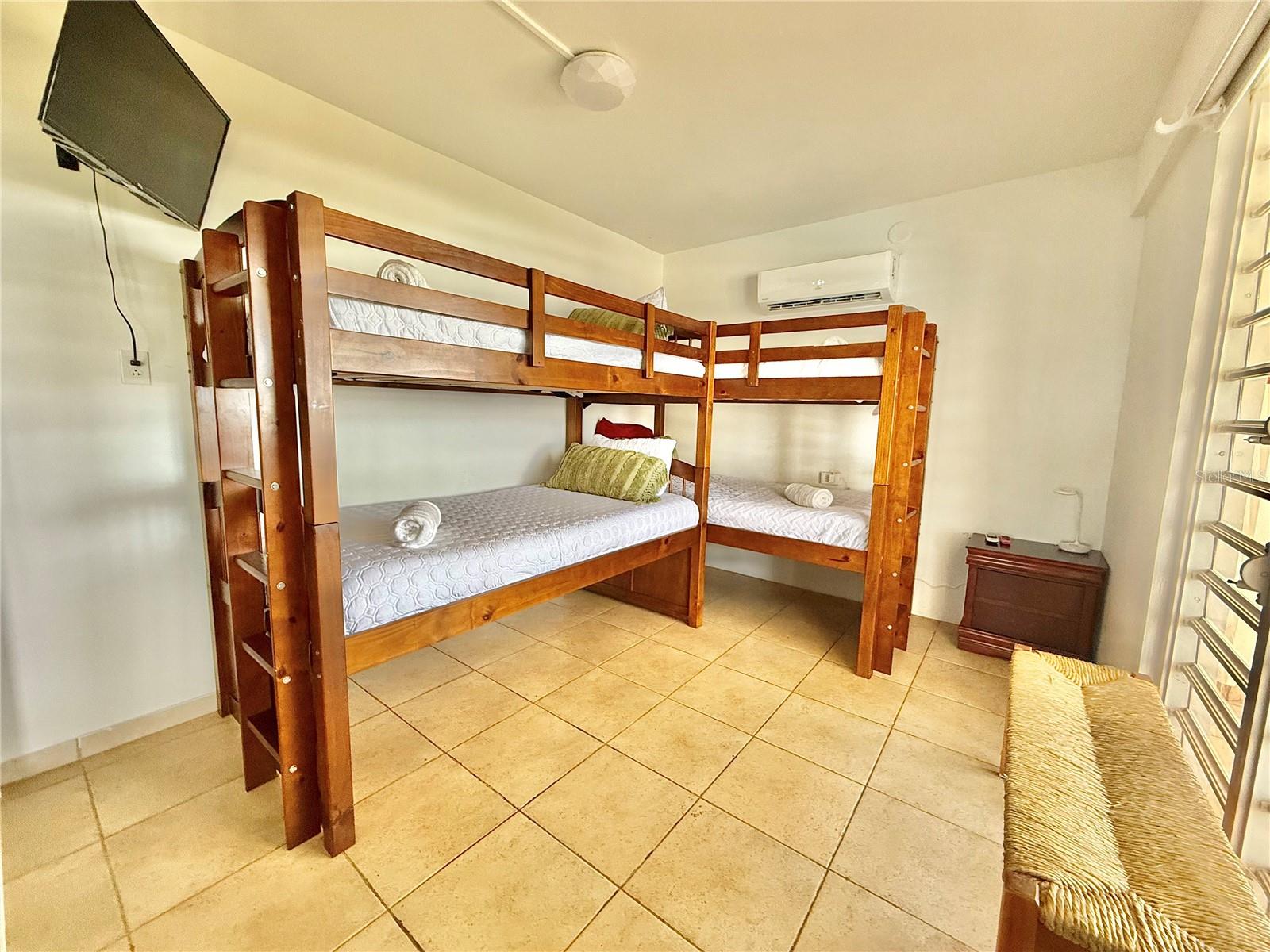 PR9111949 Property Photo