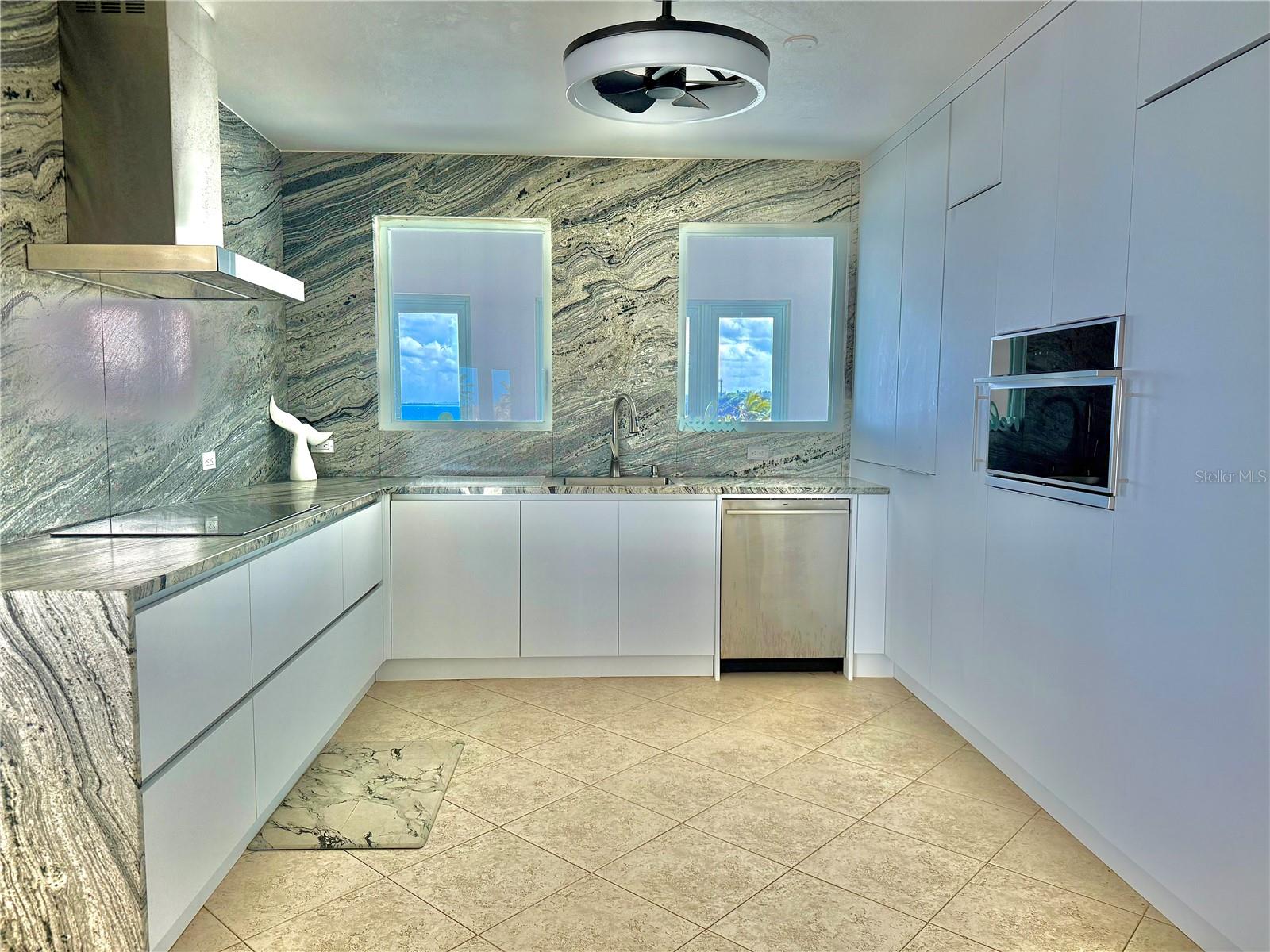 PR9111949 Property Photo