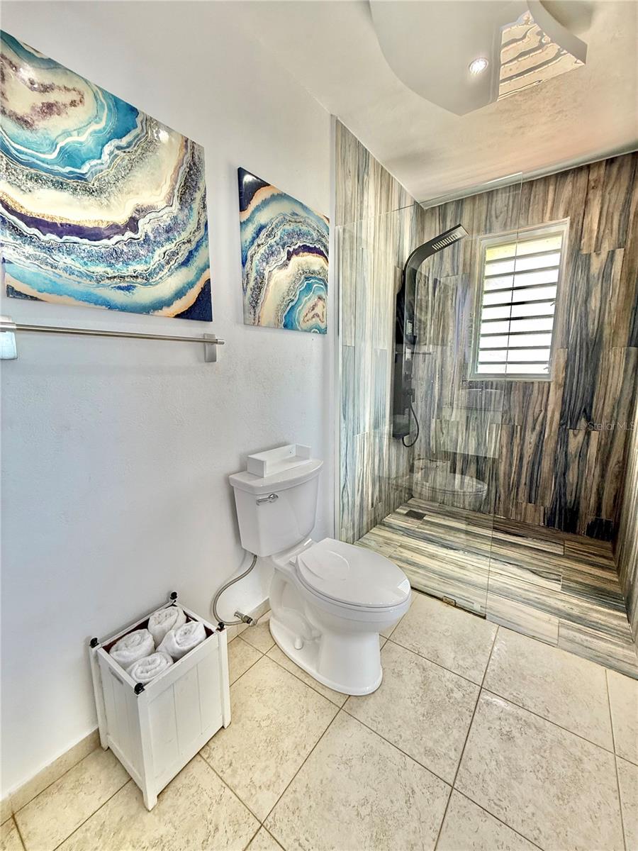 PR9111949 Property Photo