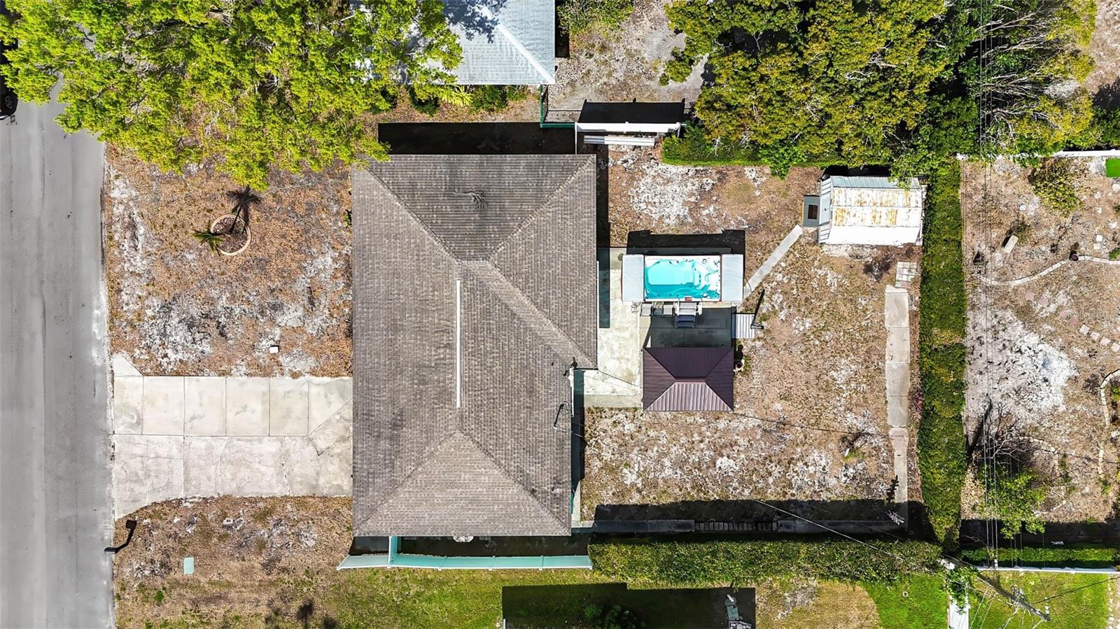 683 CIRCLE DR E, LARGO, FL, 33770