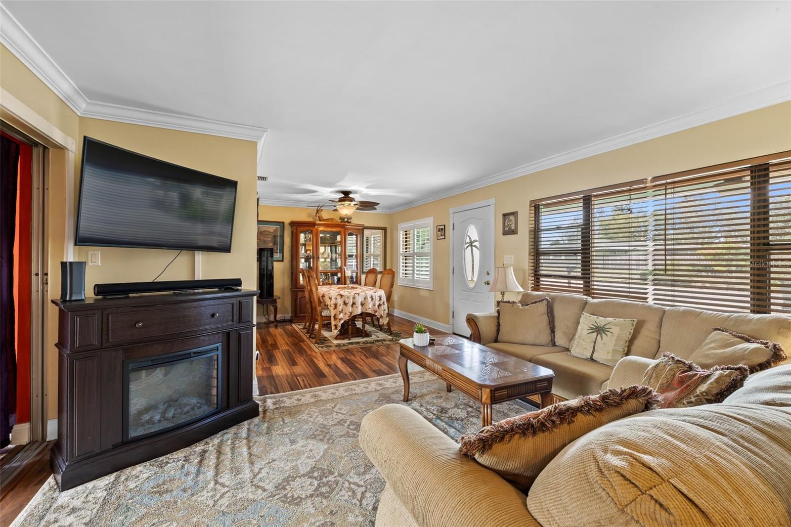 683 CIRCLE DR E, LARGO, FL, 33770