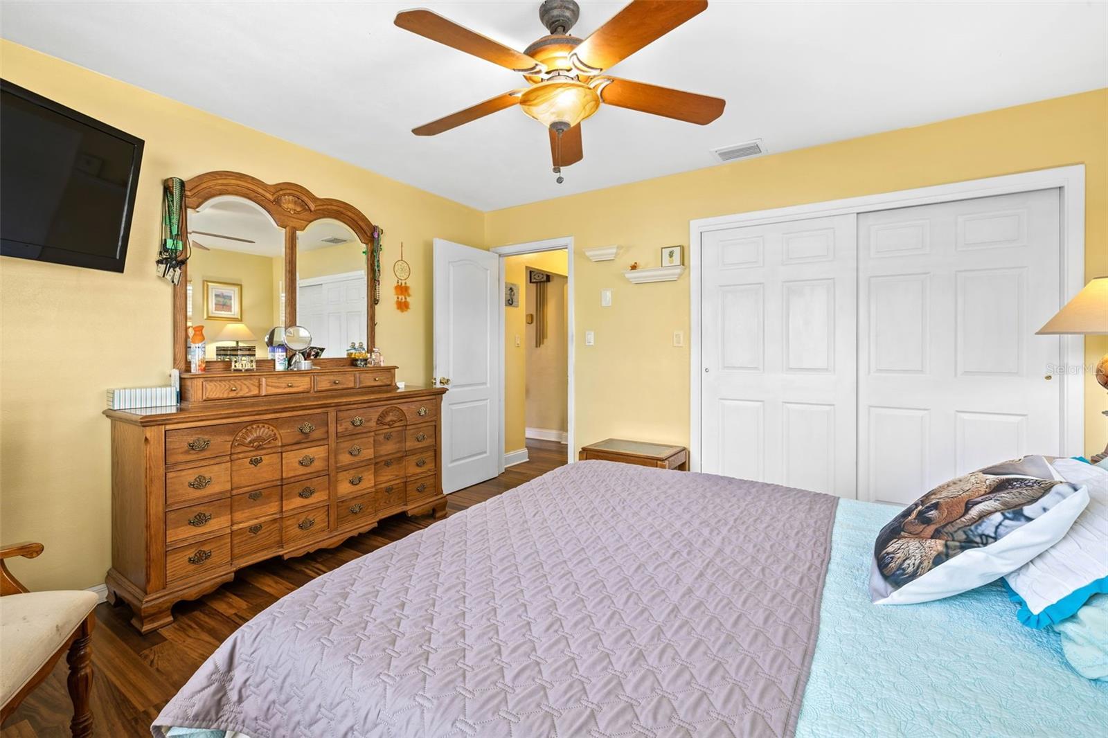 683 CIRCLE DR E, LARGO, FL, 33770