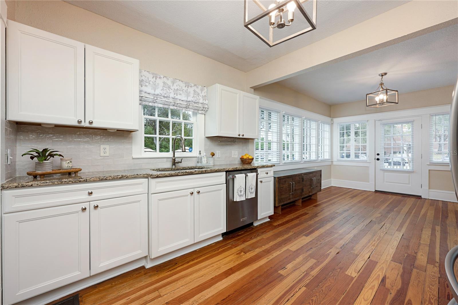415 W RICH AVE, DELAND, FL, 32720