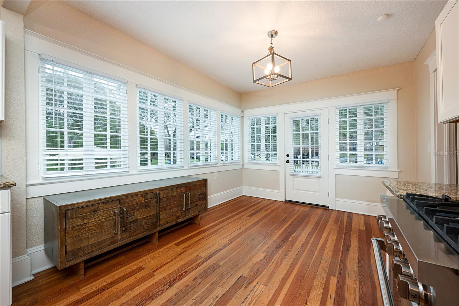 415 W RICH AVE, DELAND, FL, 32720