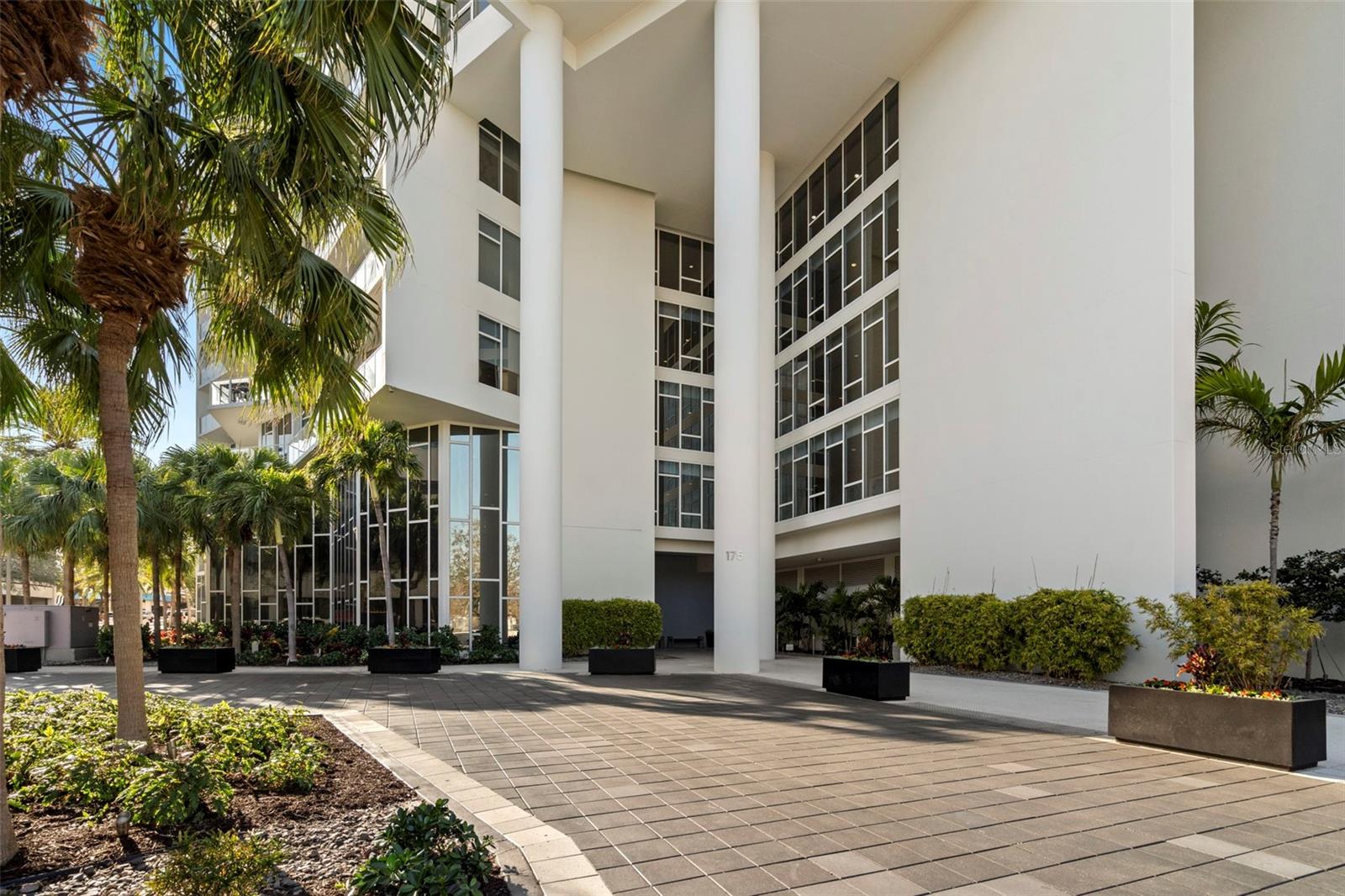 175 1ST ST S #1104, ST PETERSBURG, FL, 33701