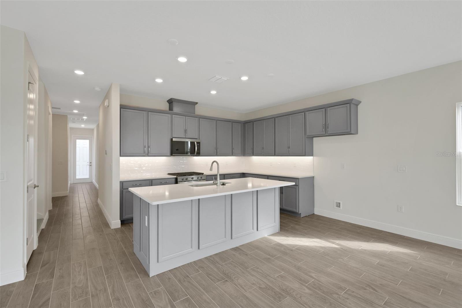 9035 DUANY LN, LAKEWOOD RANCH, FL, 34240