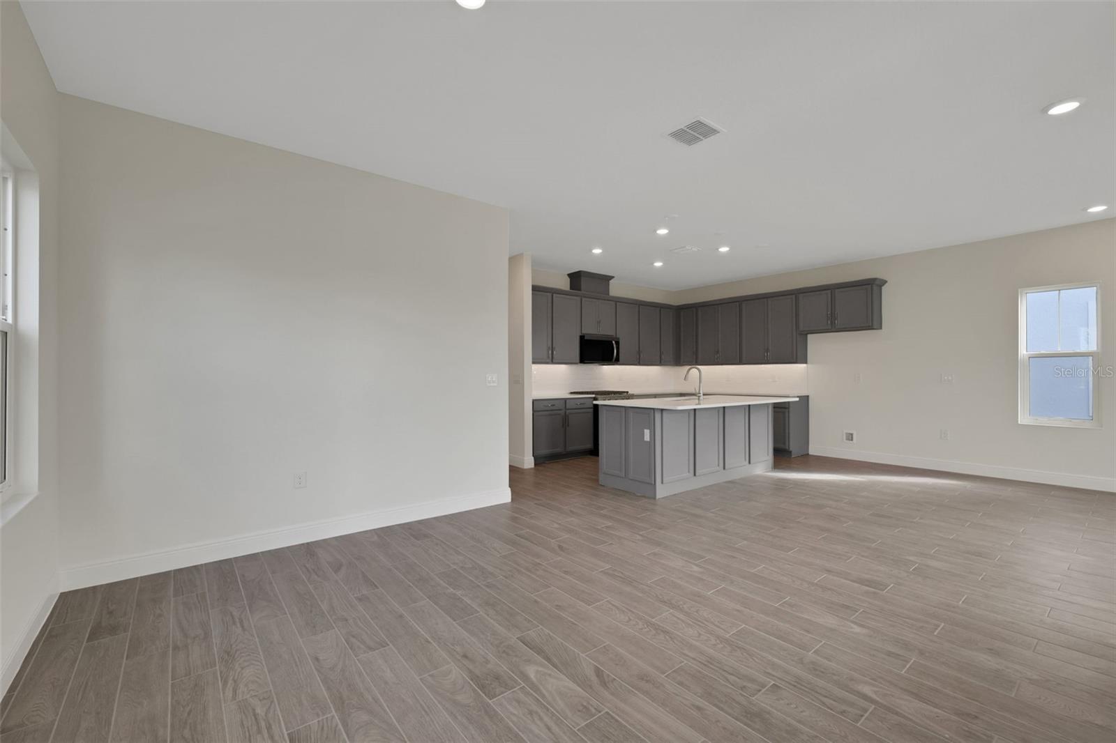 9035 DUANY LN, LAKEWOOD RANCH, FL, 34240