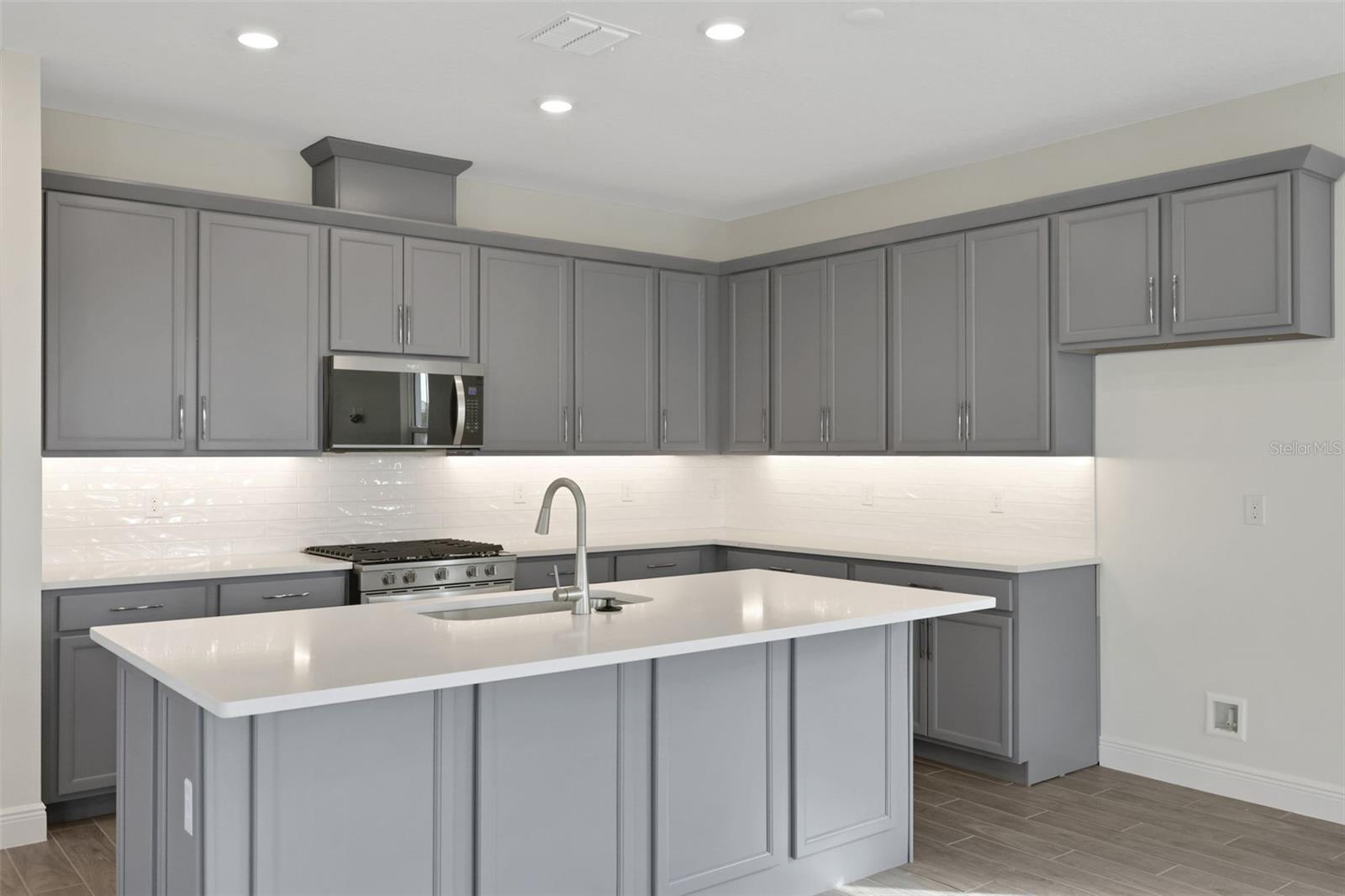 9035 DUANY LN, LAKEWOOD RANCH, FL, 34240