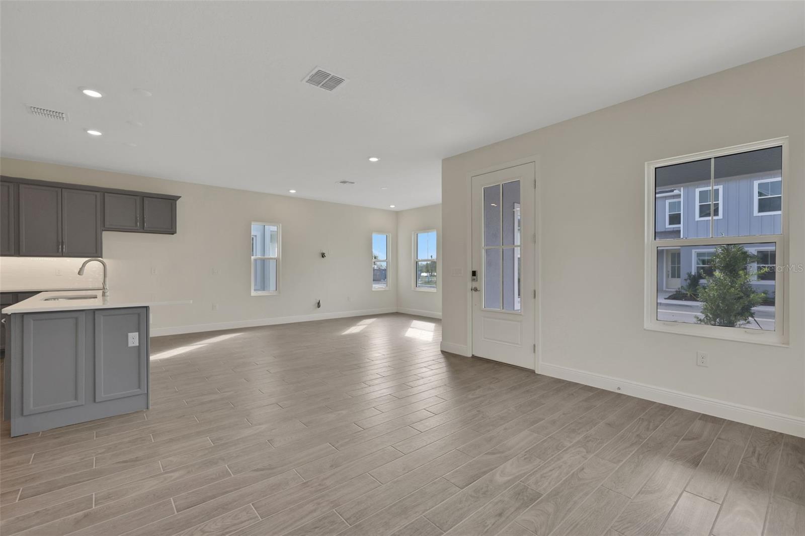 9035 DUANY LN, LAKEWOOD RANCH, FL, 34240