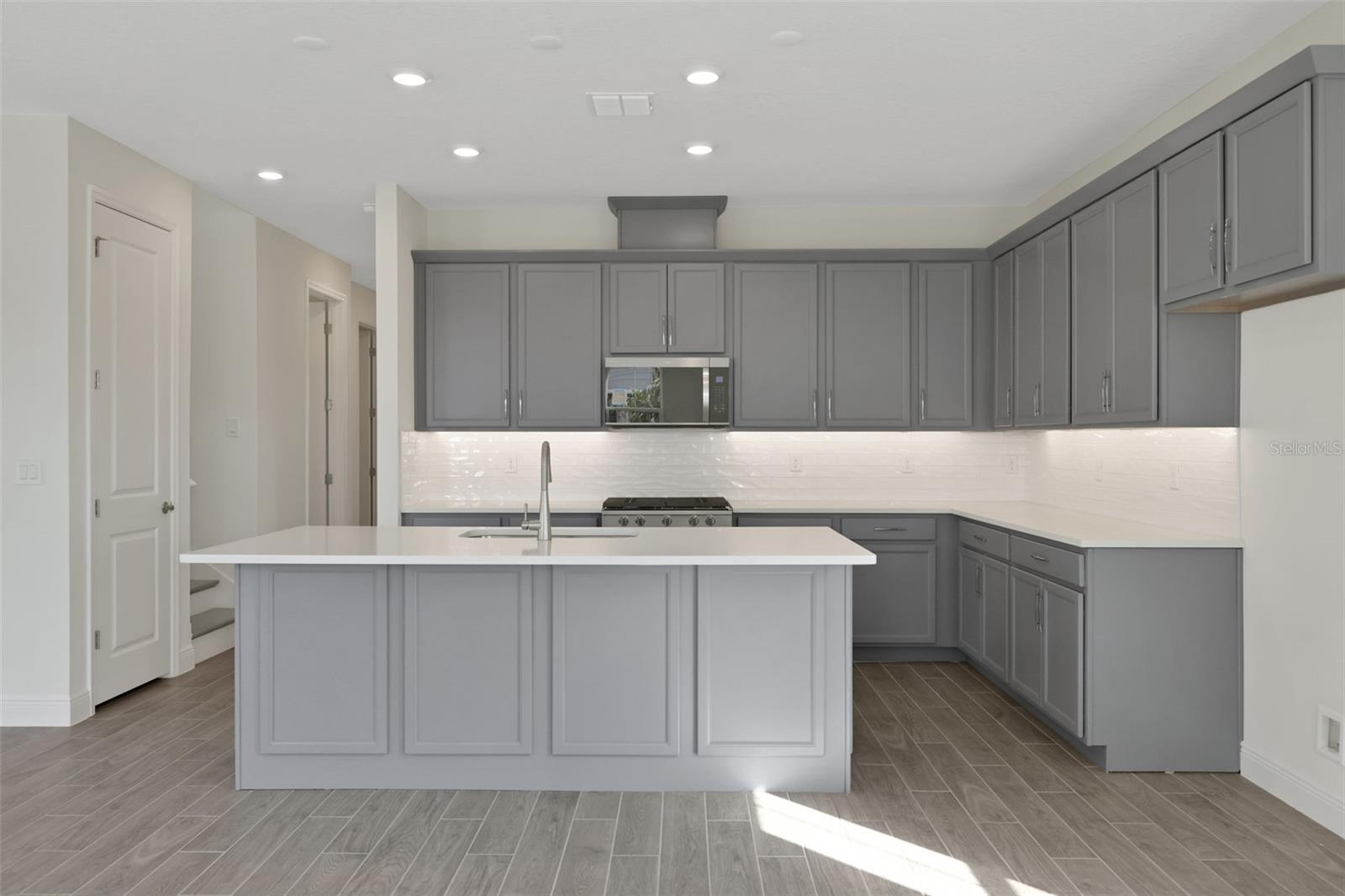 9035 DUANY LN, LAKEWOOD RANCH, FL, 34240