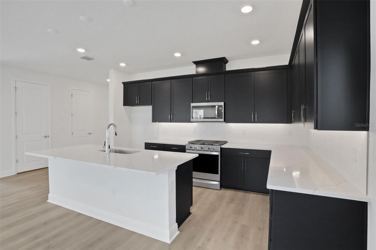 196 EAGLESTON LN, SARASOTA, FL, 34240