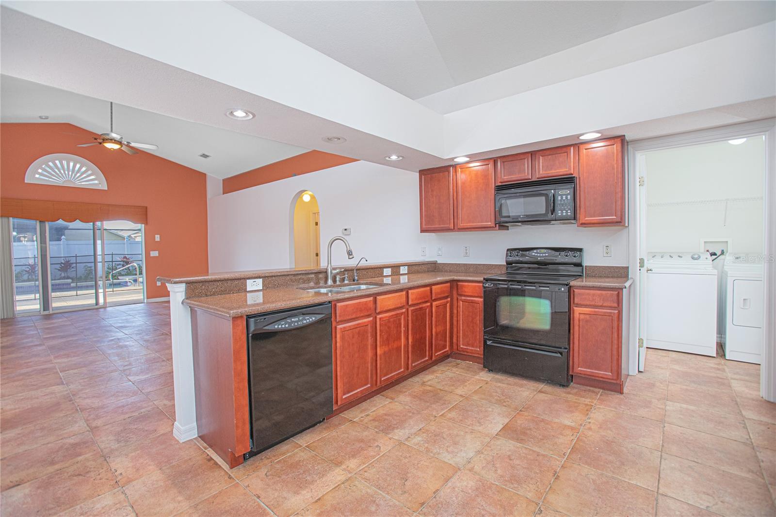 153 CAMBRIDGE AVE, DAVENPORT, FL, 33896