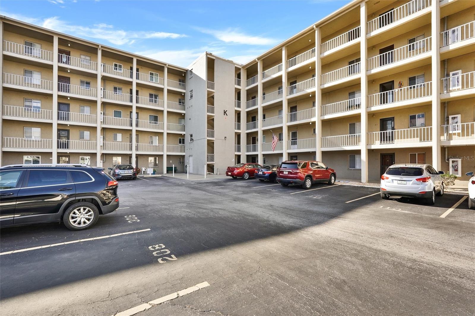 3698 LAKE BAYSHORE DR #K-410, BRADENTON, FL, 34205