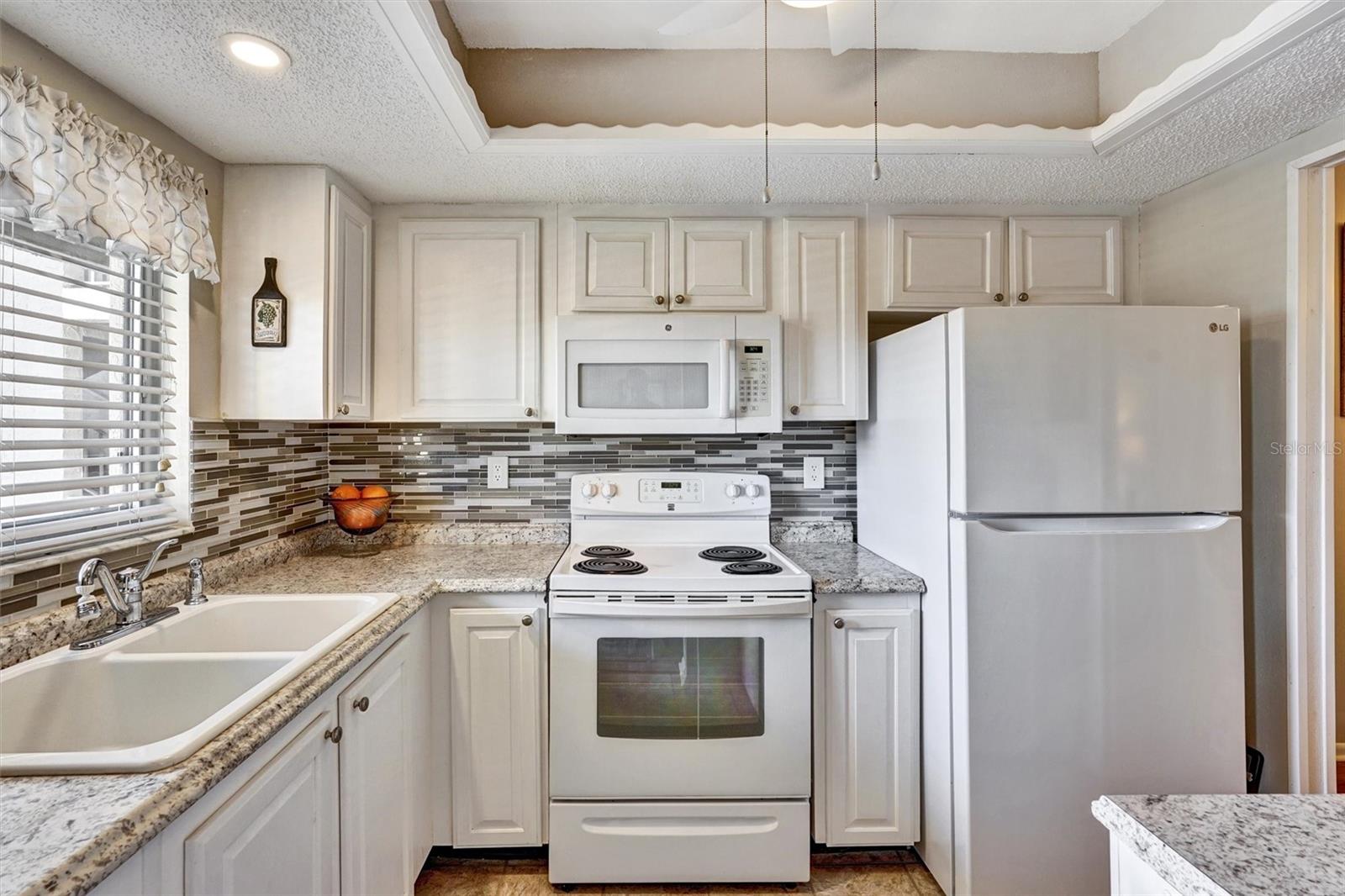 3698 LAKE BAYSHORE DR #K-410, BRADENTON, FL, 34205