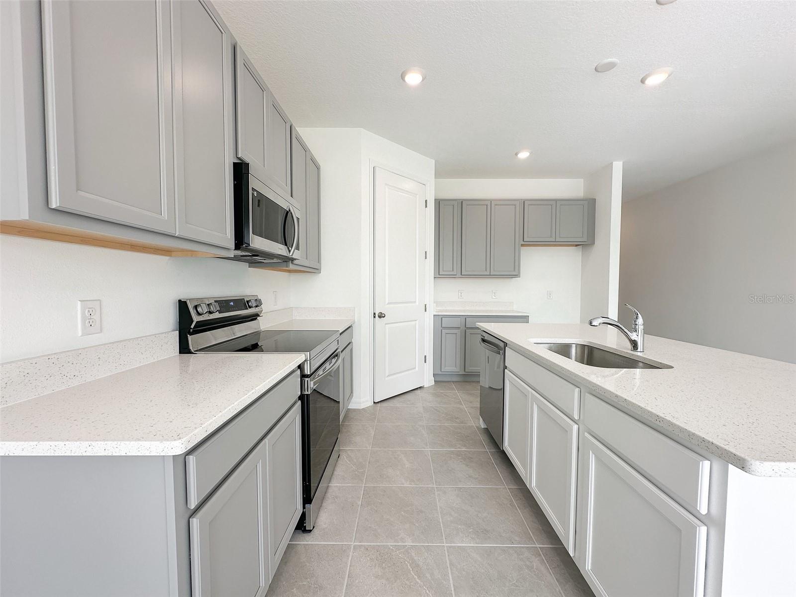 2115 DERWENT DR, DAVENPORT, FL, 33896