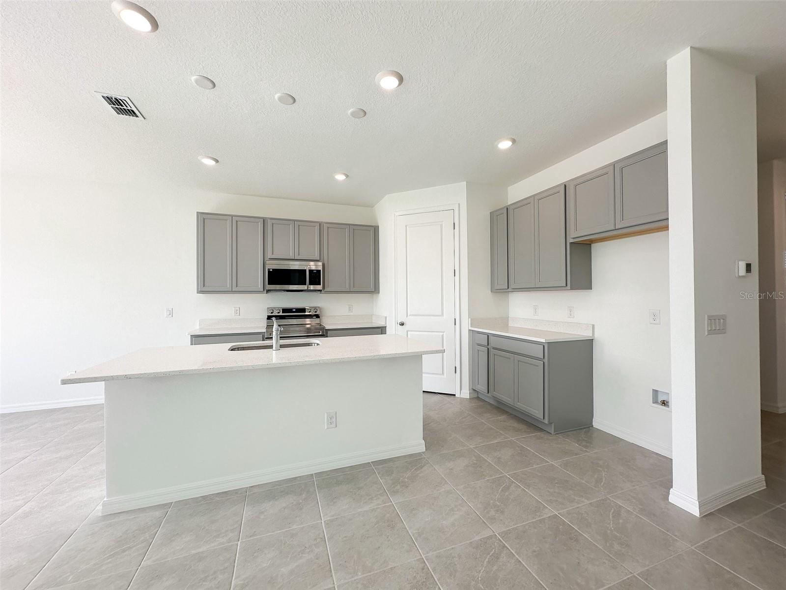 2115 DERWENT DR, DAVENPORT, FL, 33896