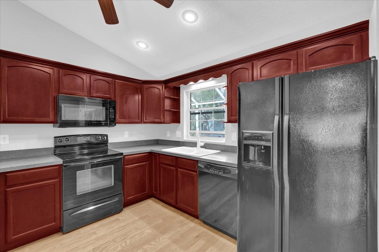 39104 MEYERS RD, LADY LAKE, FL, 32159