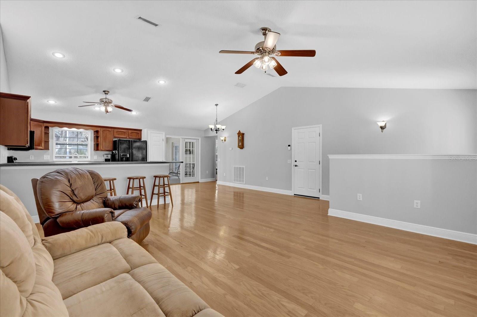 39104 MEYERS RD, LADY LAKE, FL, 32159