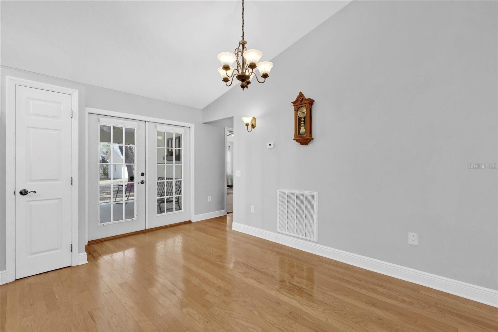 39104 MEYERS RD, LADY LAKE, FL, 32159