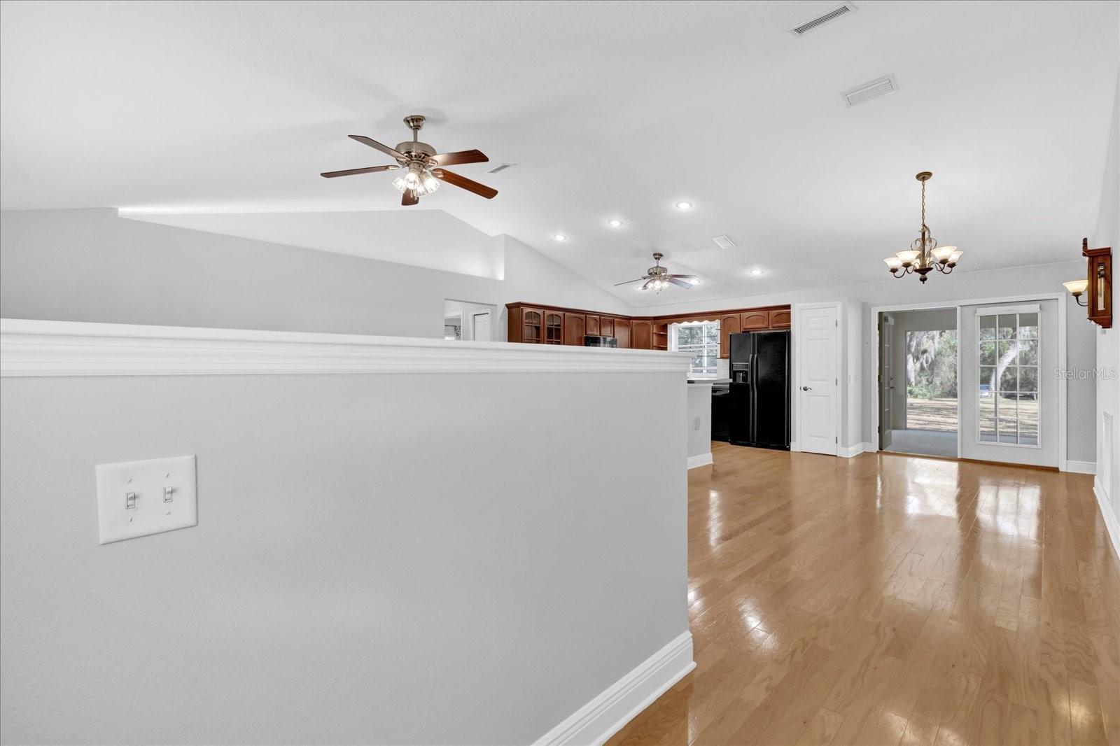 39104 MEYERS RD, LADY LAKE, FL, 32159