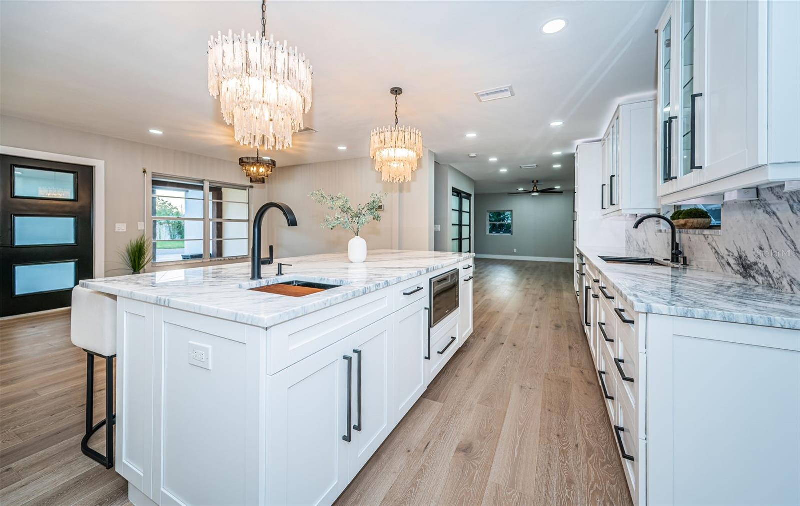 3165 RENATTA DR, BELLEAIR BLUFFS, FL, 33770