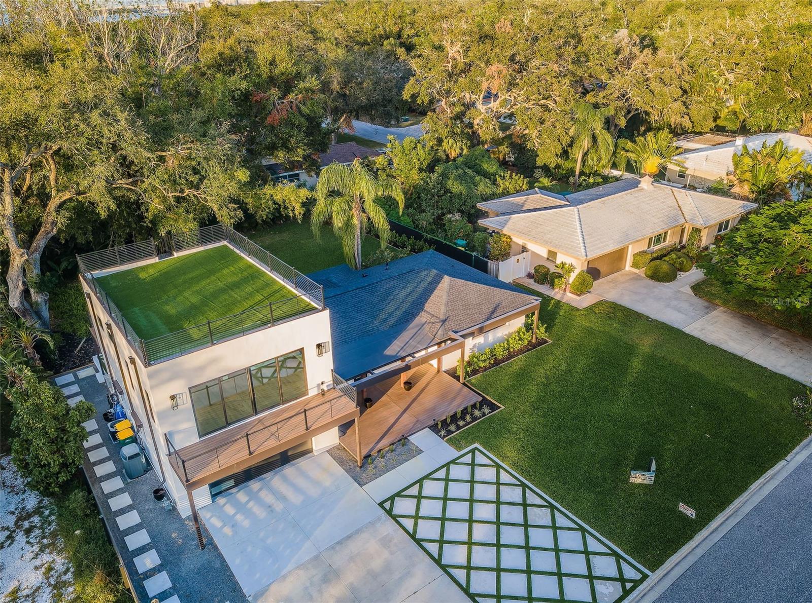 3165 RENATTA DR, BELLEAIR BLUFFS, FL, 33770