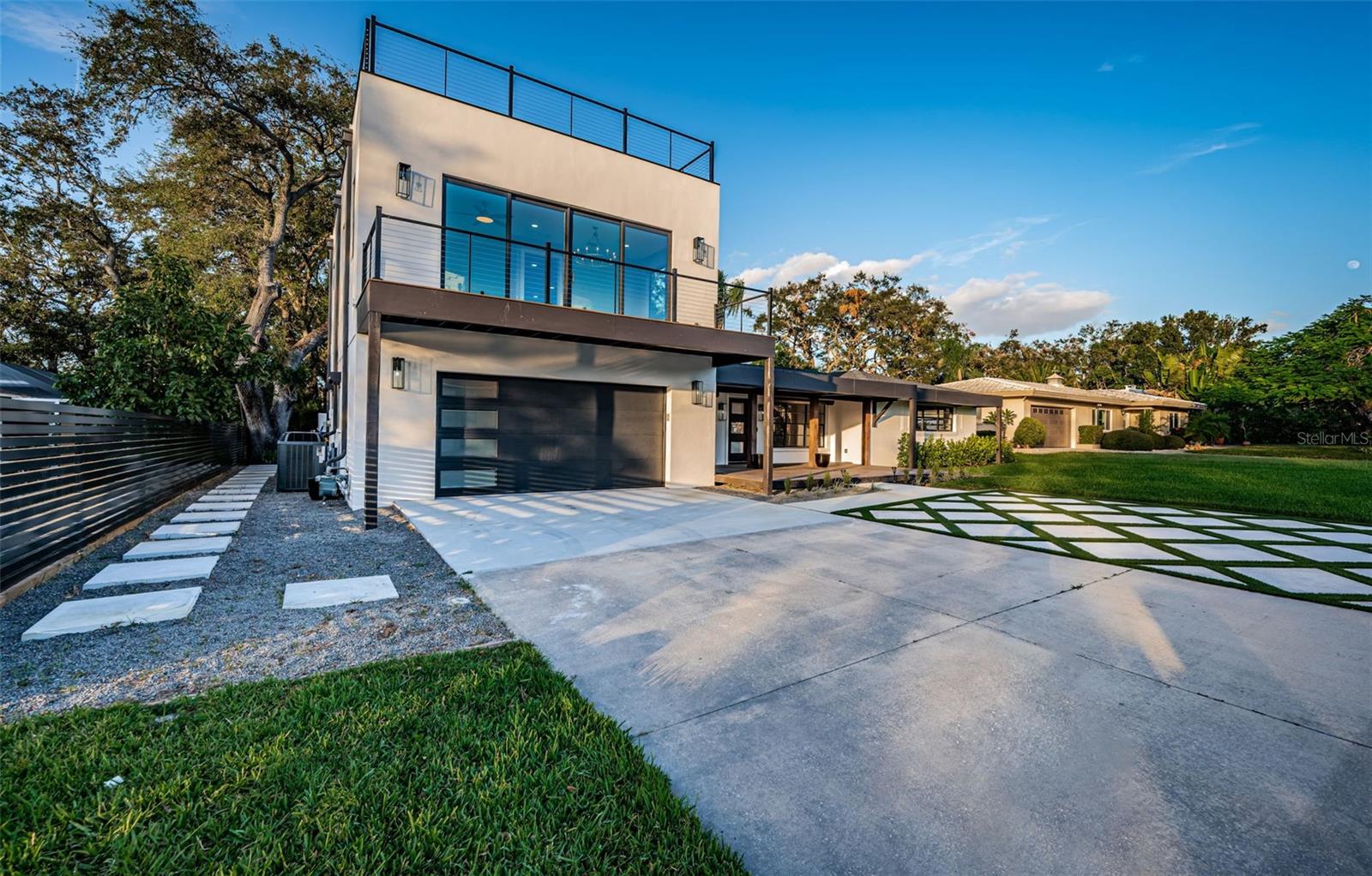3165 RENATTA DR, BELLEAIR BLUFFS, FL, 33770