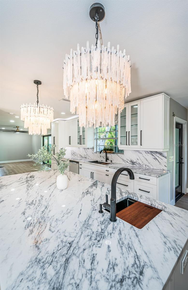 3165 RENATTA DR, BELLEAIR BLUFFS, FL, 33770