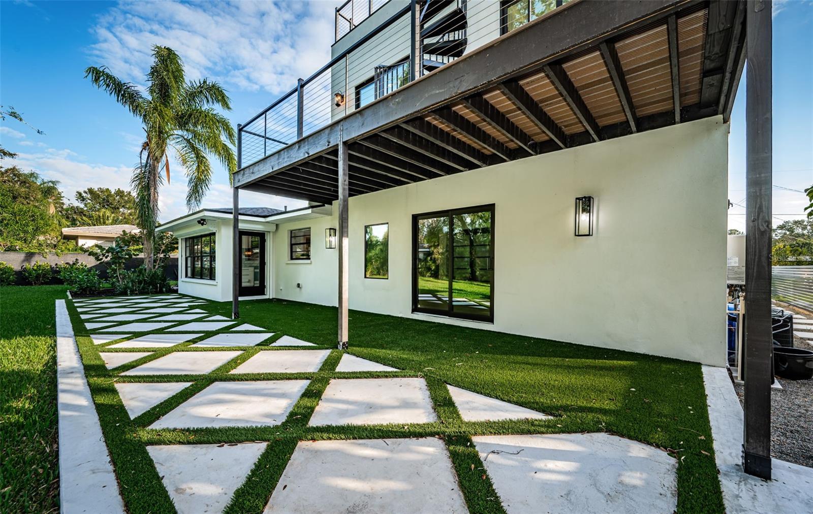3165 RENATTA DR, BELLEAIR BLUFFS, FL, 33770