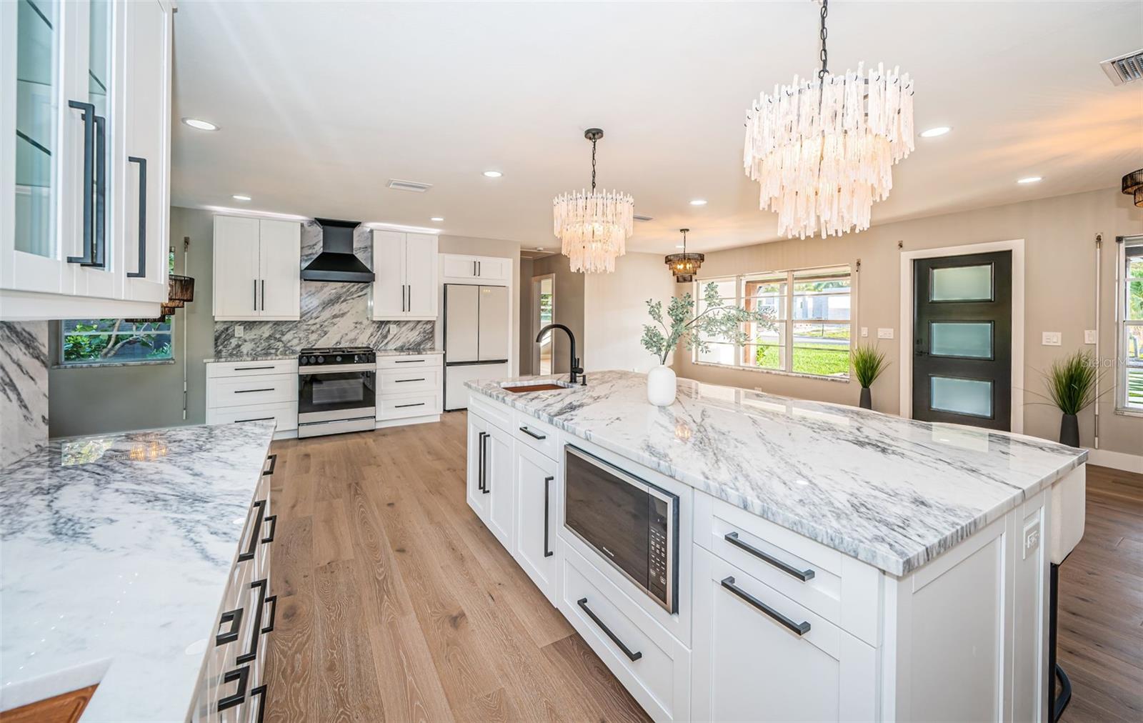 3165 RENATTA DR, BELLEAIR BLUFFS, FL, 33770