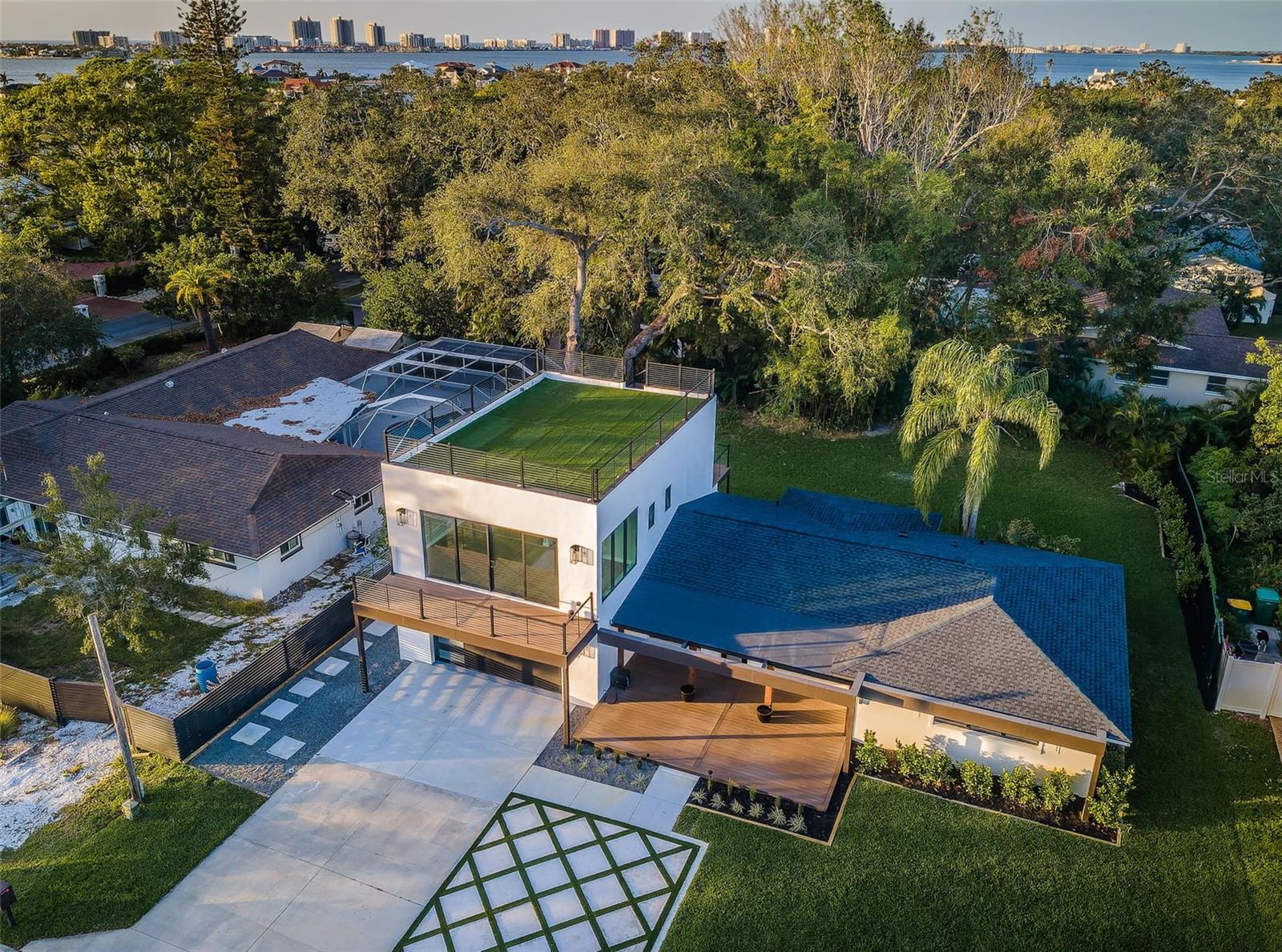 3165 RENATTA DR, BELLEAIR BLUFFS, FL, 33770