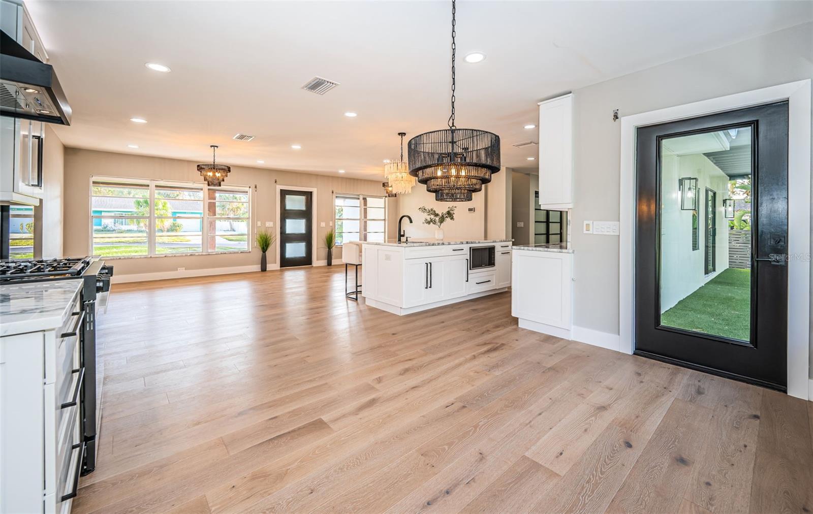 3165 RENATTA DR, BELLEAIR BLUFFS, FL, 33770