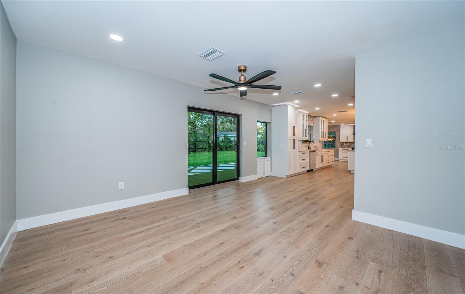 3165 RENATTA DR, BELLEAIR BLUFFS, FL, 33770