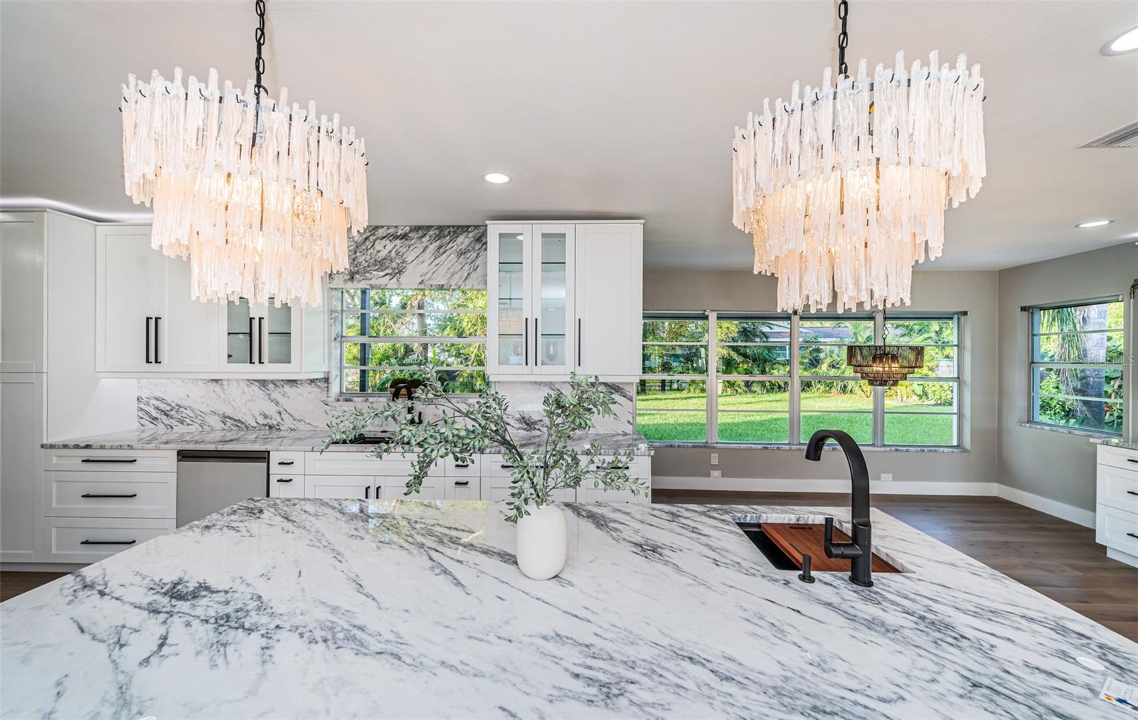 3165 RENATTA DR, BELLEAIR BLUFFS, FL, 33770