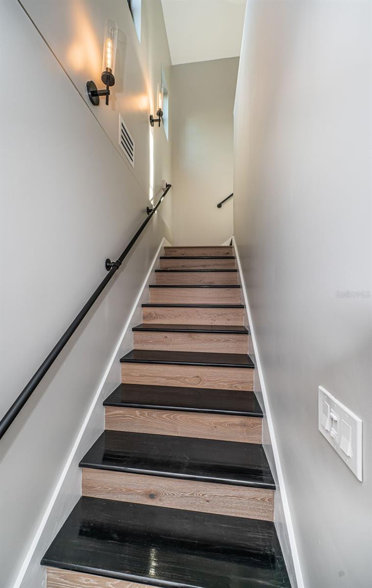 3165 RENATTA DR, BELLEAIR BLUFFS, FL, 33770