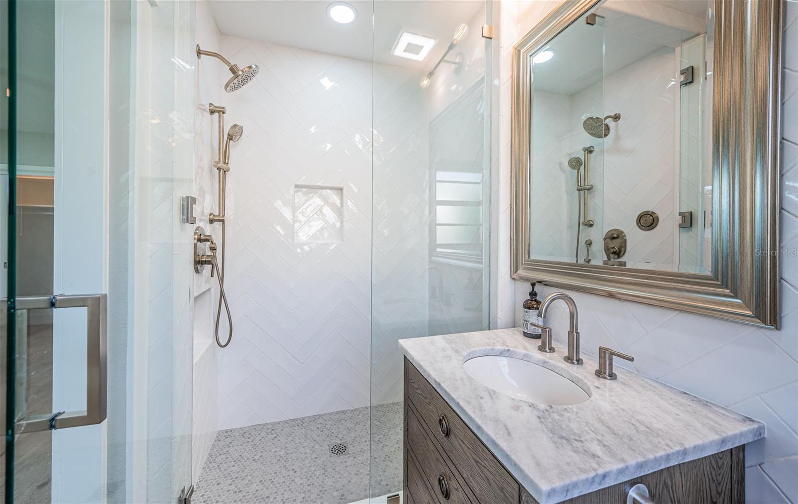 3165 RENATTA DR, BELLEAIR BLUFFS, FL, 33770