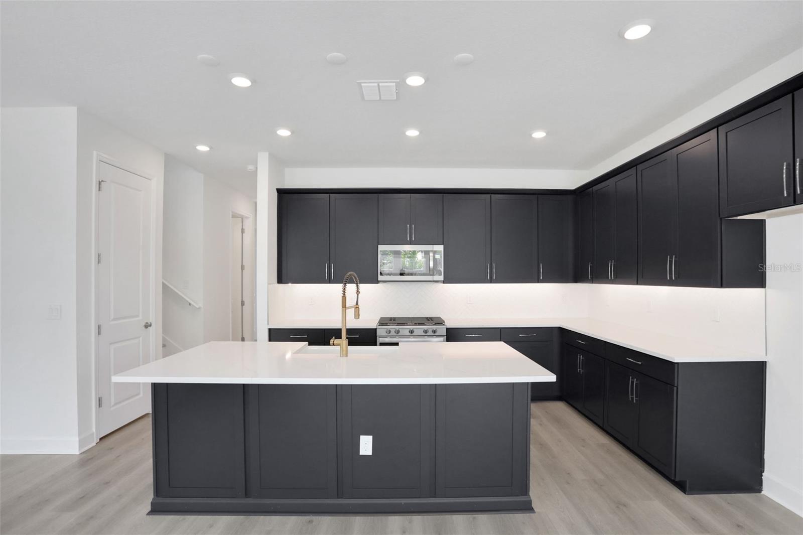 9015 ROTHMAN LN, SARASOTA, FL, 34240