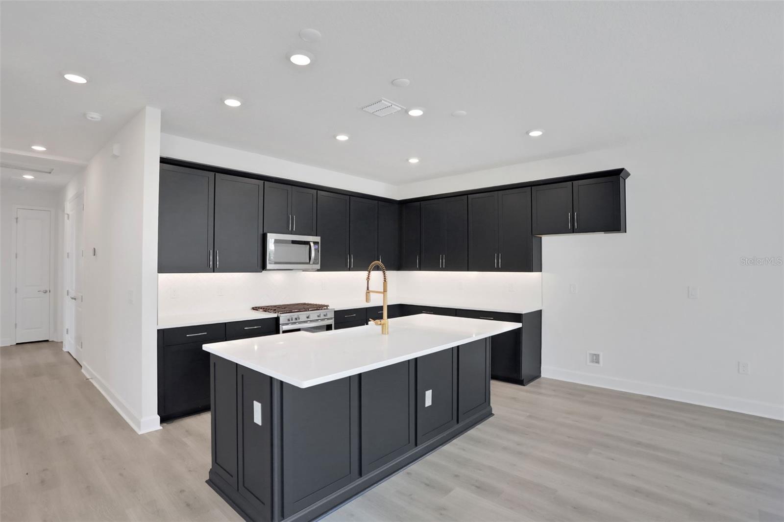 9015 ROTHMAN LN, SARASOTA, FL, 34240