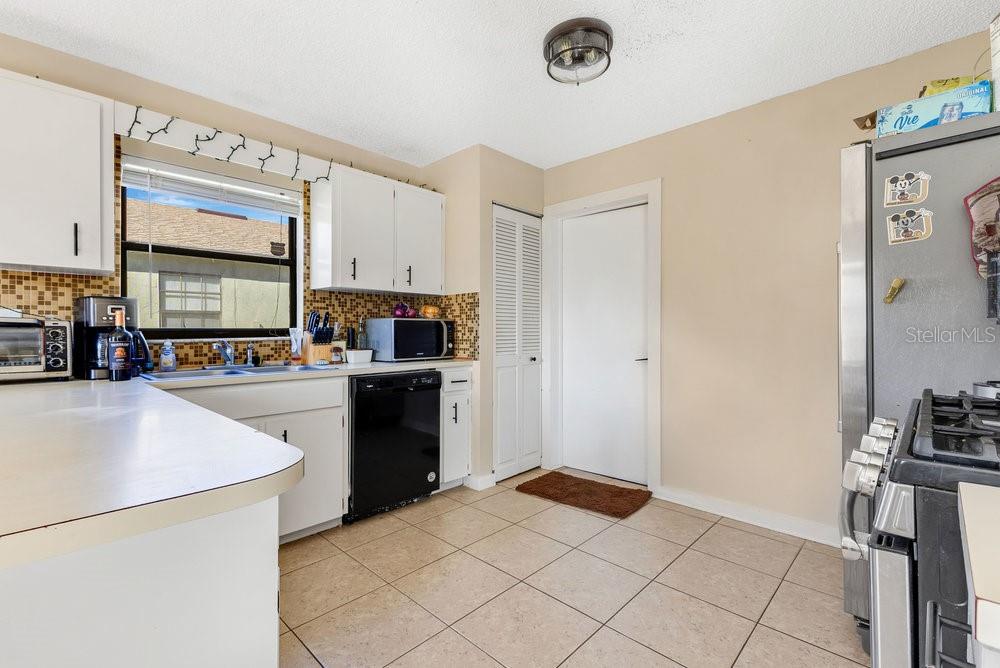 1716 TERRY CIR NE, WINTER HAVEN, FL, 33881