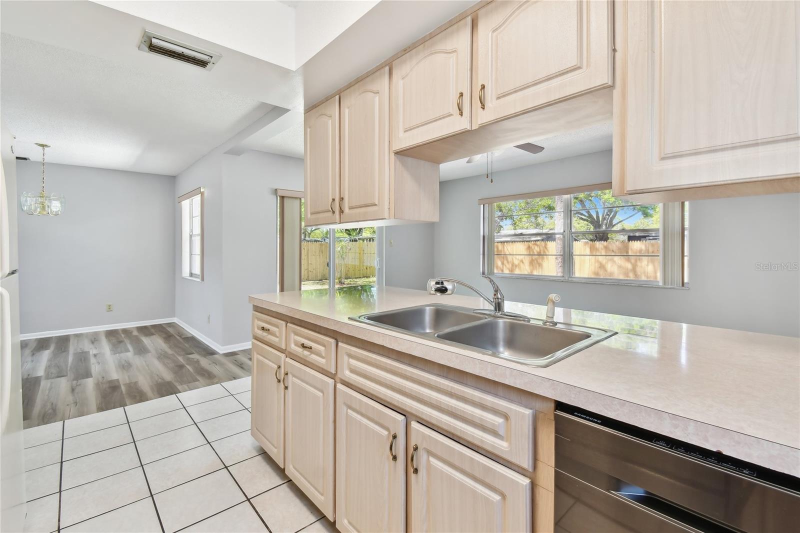 3023 GREEN ACRES AVE, LARGO, FL, 33771