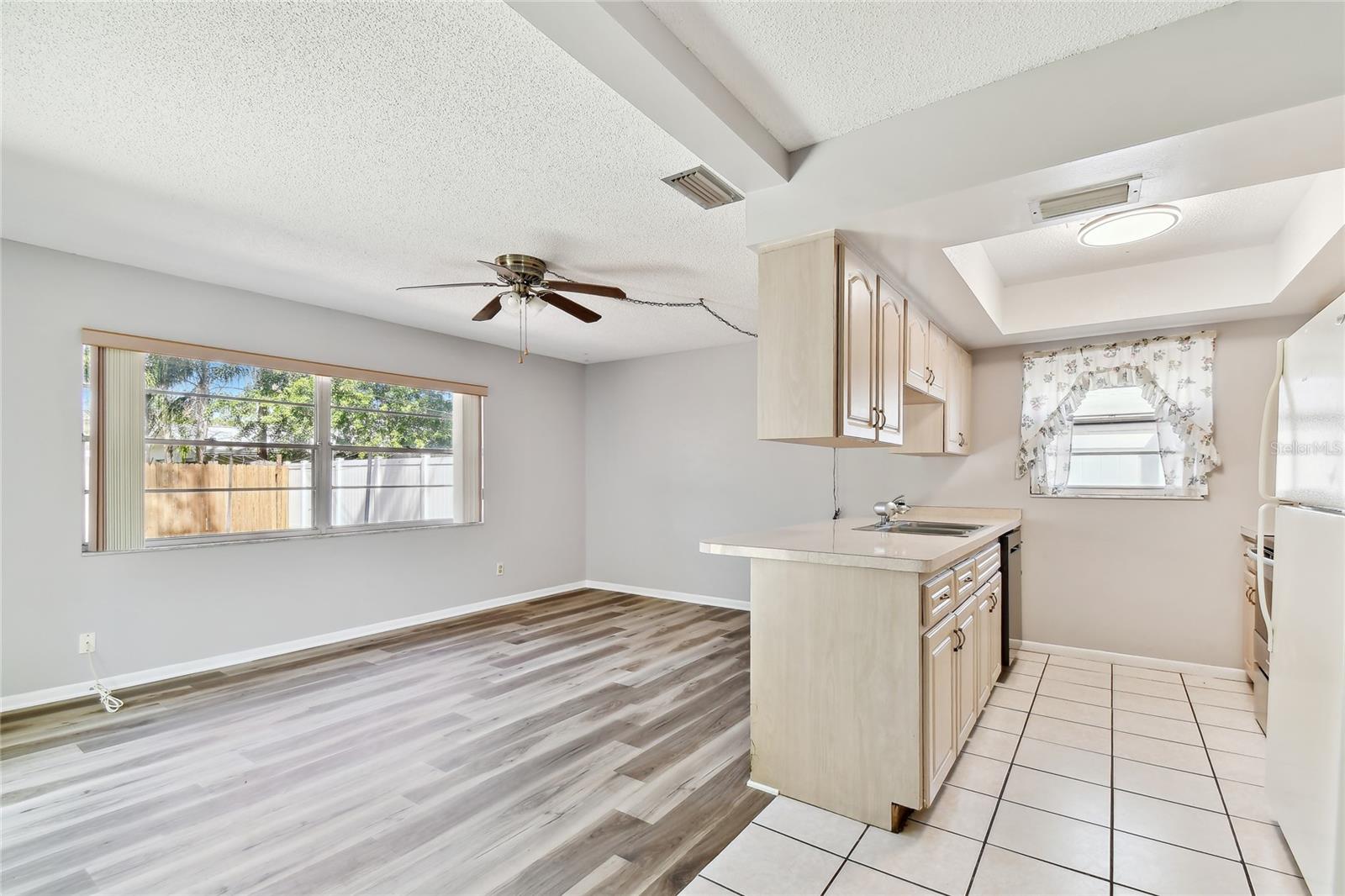 3023 GREEN ACRES AVE, LARGO, FL, 33771