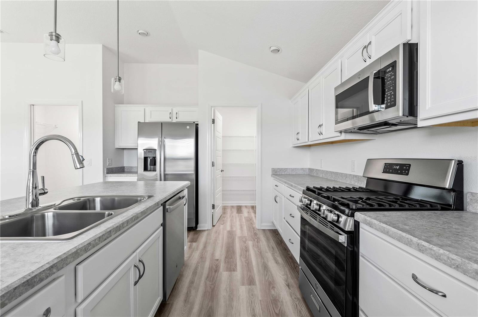 7315 CORNWALL WAY, THE VILLAGES, FL, 34762