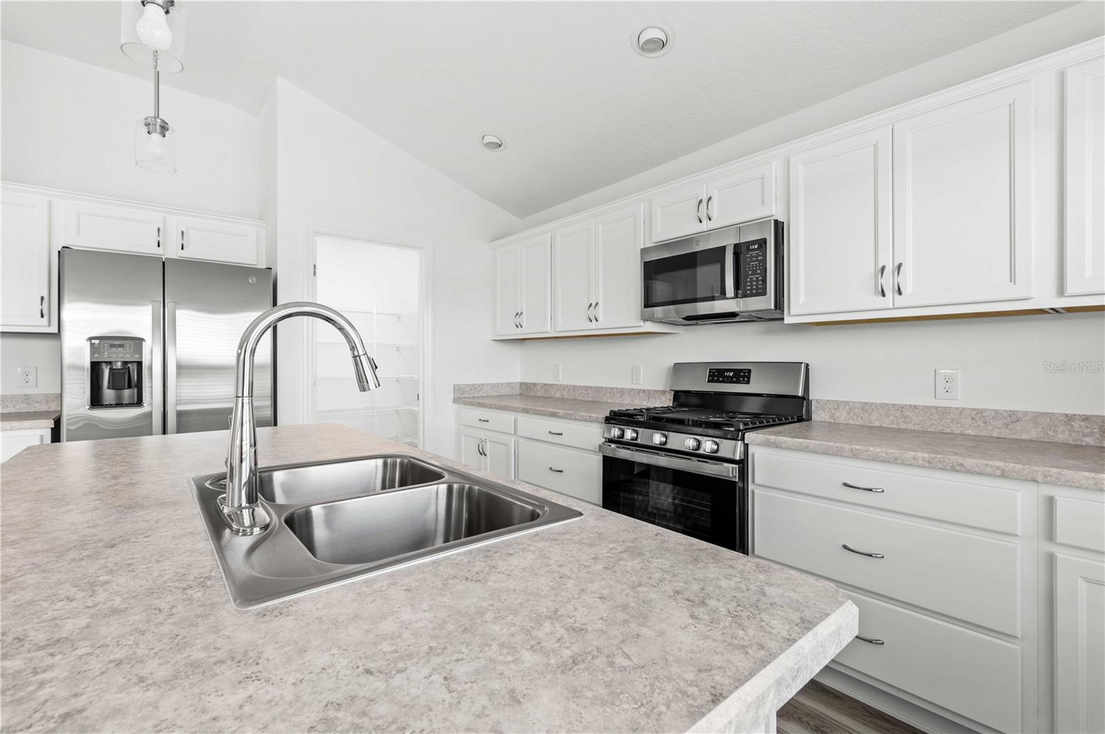 7315 CORNWALL WAY, THE VILLAGES, FL, 34762