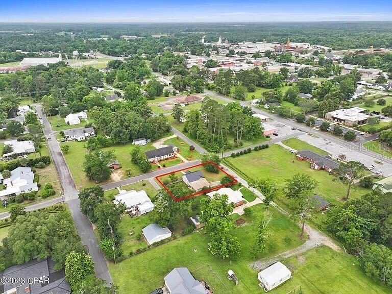 1016 10TH AVE, GRACEVILLE, FL, 32440