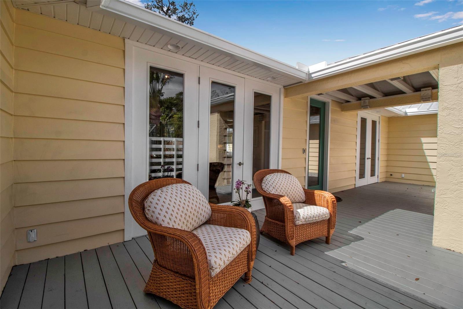 980 S ORANGE AVE, SARASOTA, FL, 34236