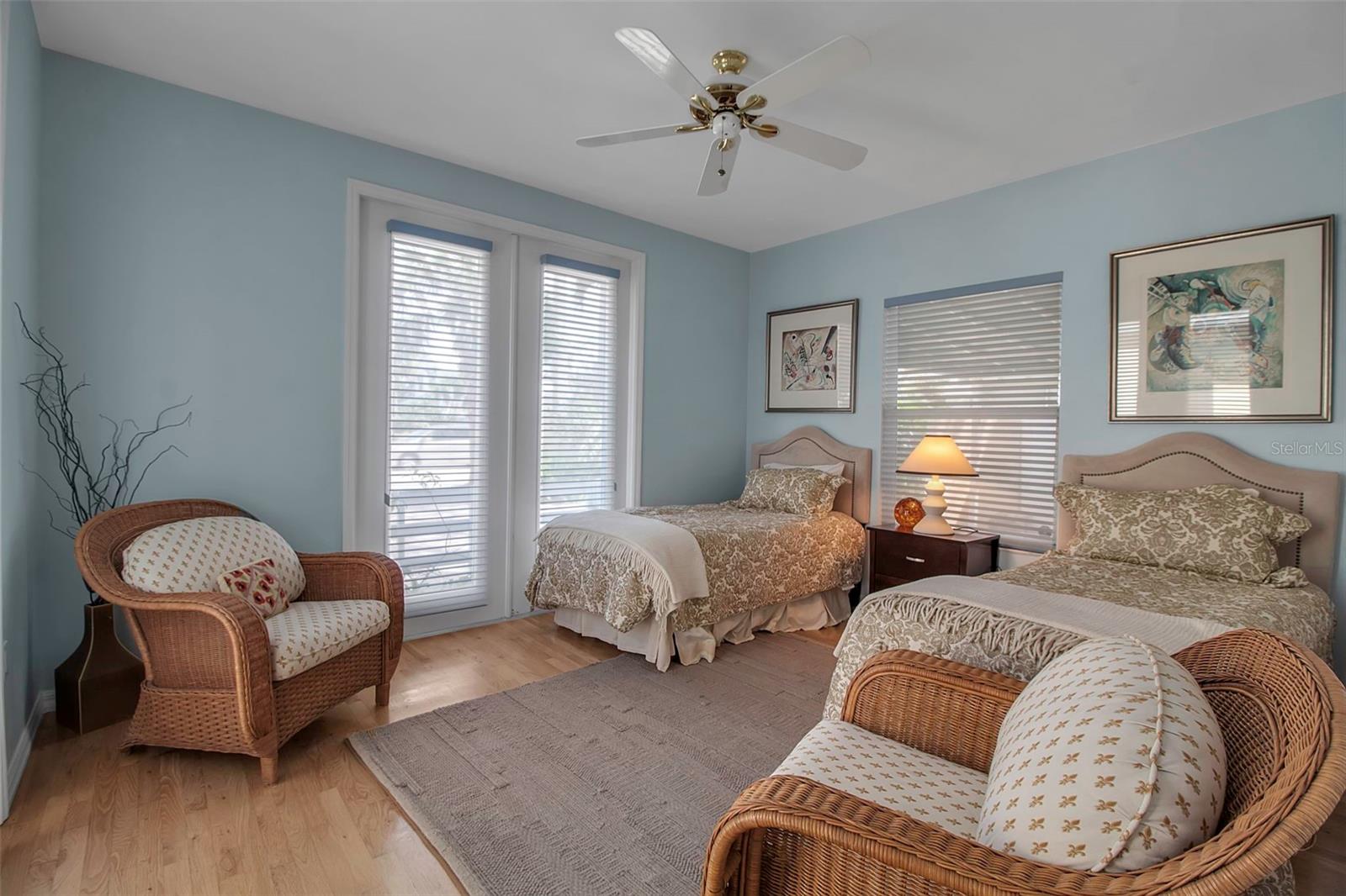 980 S ORANGE AVE, SARASOTA, FL, 34236
