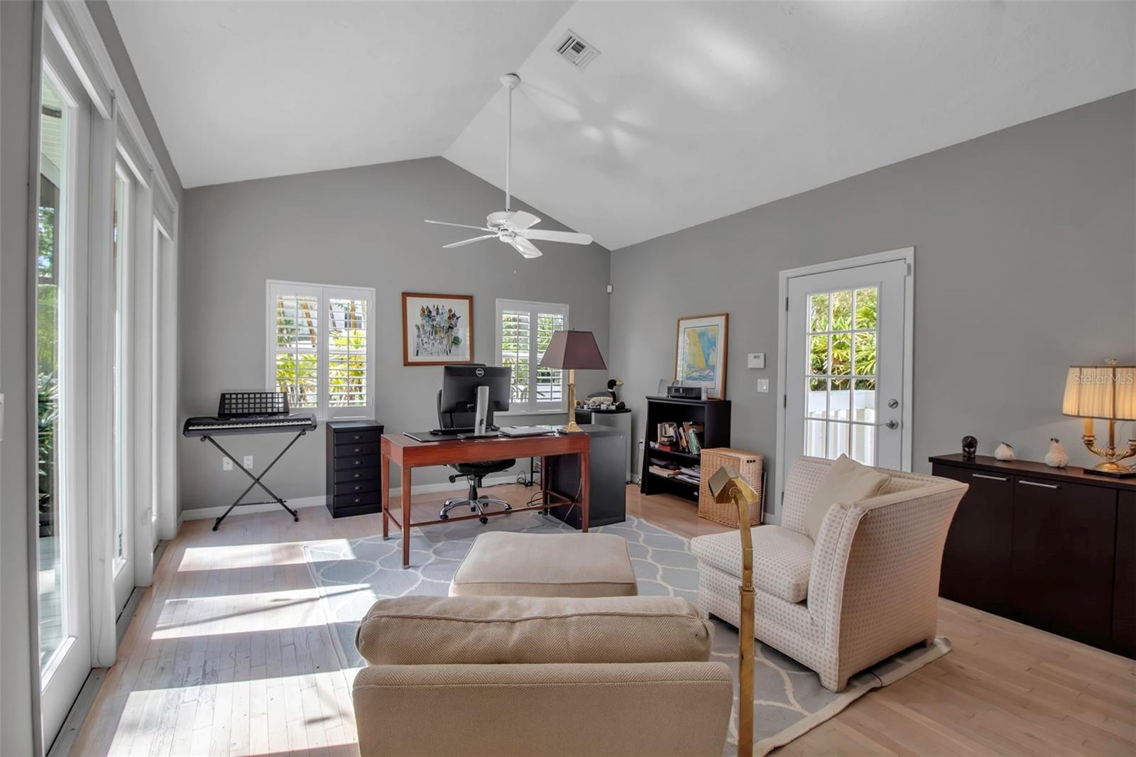 980 S ORANGE AVE, SARASOTA, FL, 34236