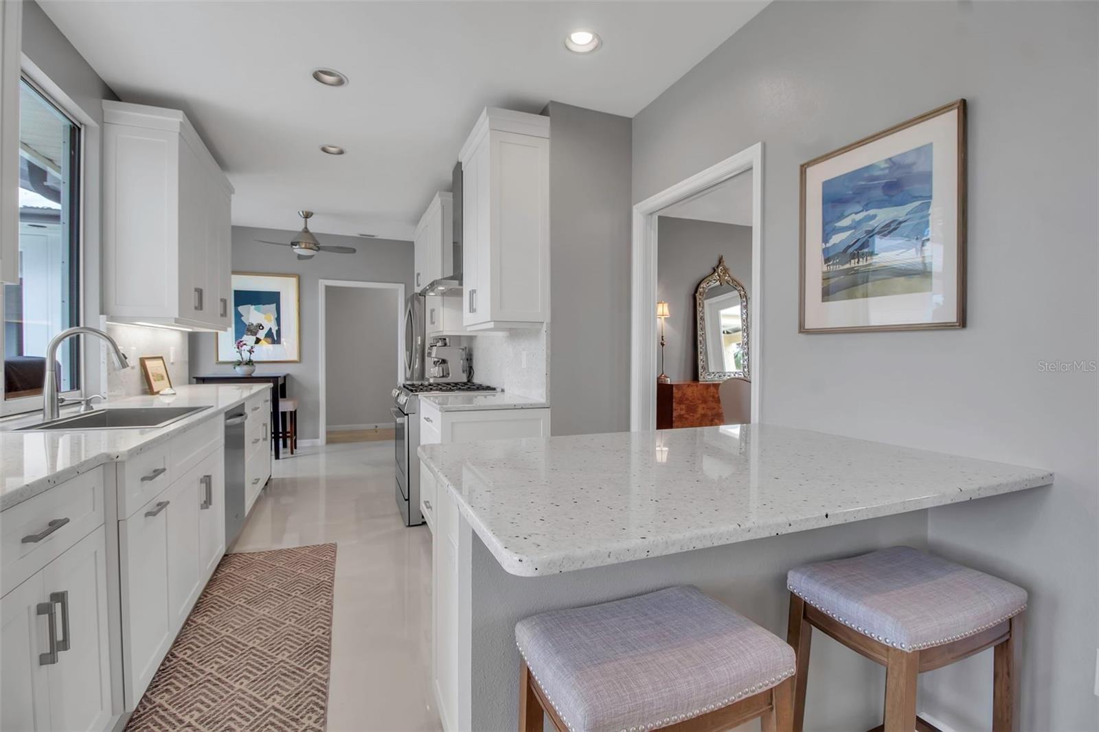 980 S ORANGE AVE, SARASOTA, FL, 34236
