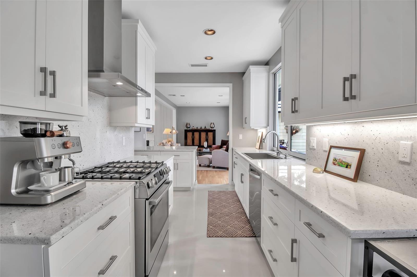 980 S ORANGE AVE, SARASOTA, FL, 34236
